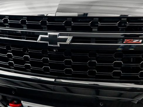 Used 2024 Chevrolet Tahoe Z71 w/ Luxury Package image 4