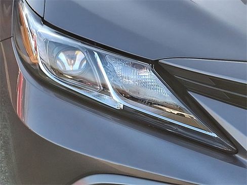 Used 2023 Toyota Camry LE image 5
