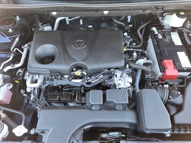 Used 2025 Toyota RAV4 XLE AWD/4WD image 11