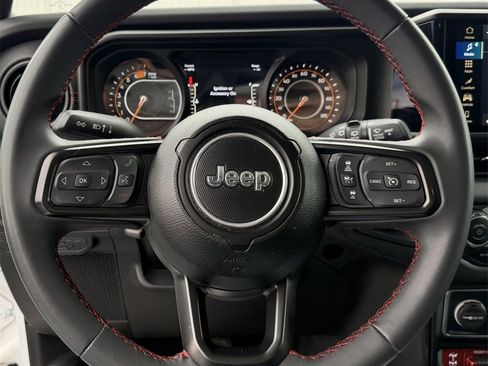 Used 2024 Jeep Wrangler Unlimited Rubicon image 13