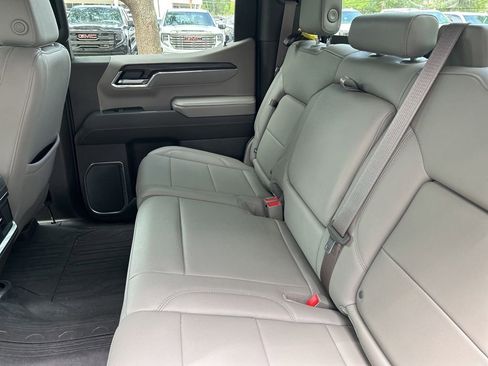 Used 2023 GMC Sierra 1500 SLT w/ SLT Premium Package AWD/4WD image 11