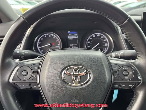 Used 2023 Toyota Camry SE image 9