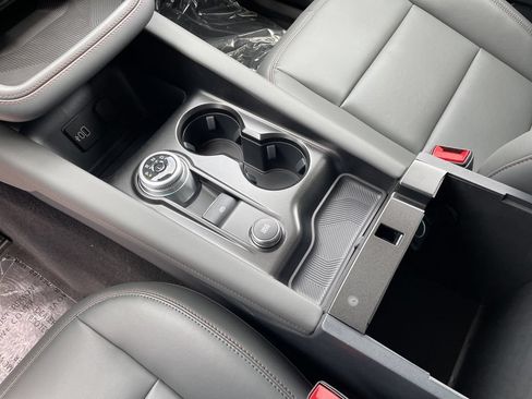 New 2026 Ford Explorer Active w/ Active Comfort Package AWD/4WD image 9