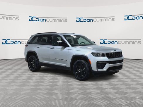 New 2026 Jeep Grand Cherokee Limited w/ Limited Altitude Package AWD/4WD image 2