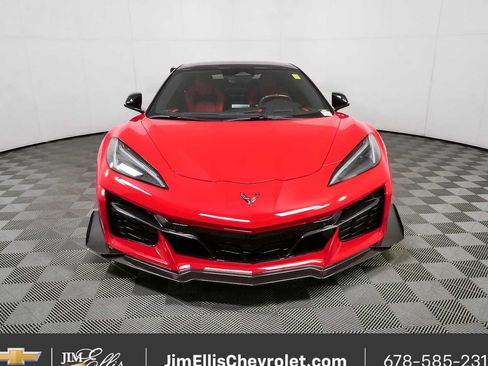 Used 2024 Chevrolet Corvette Z06 w/ Z07 Performance Package RWD image 31