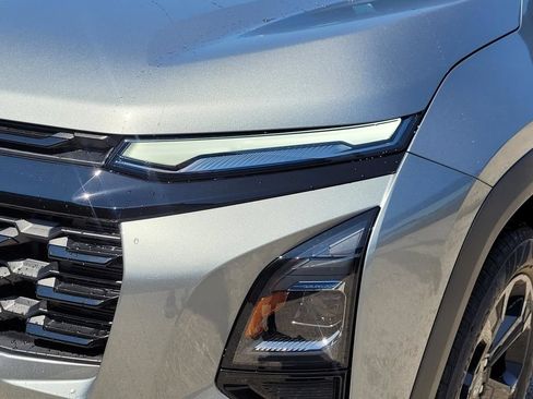 New 2026 Chevrolet Equinox LT w/ Midnight Edition FWD image 5