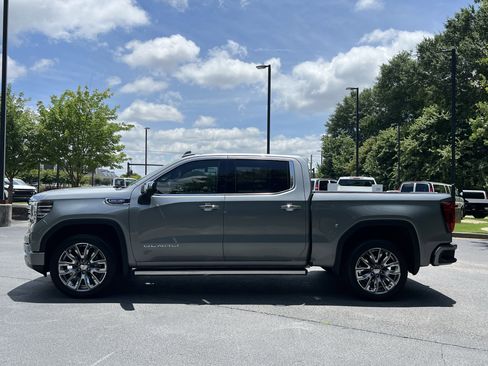 Used 2025 GMC Sierra 1500 Denali w/ Denali Reserve Package AWD/4WD image 6