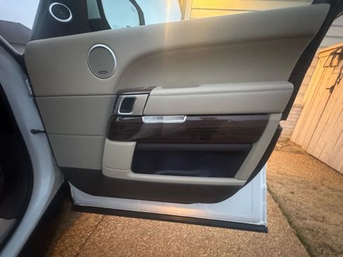 Used 2016 Land Rover Range Rover image 26