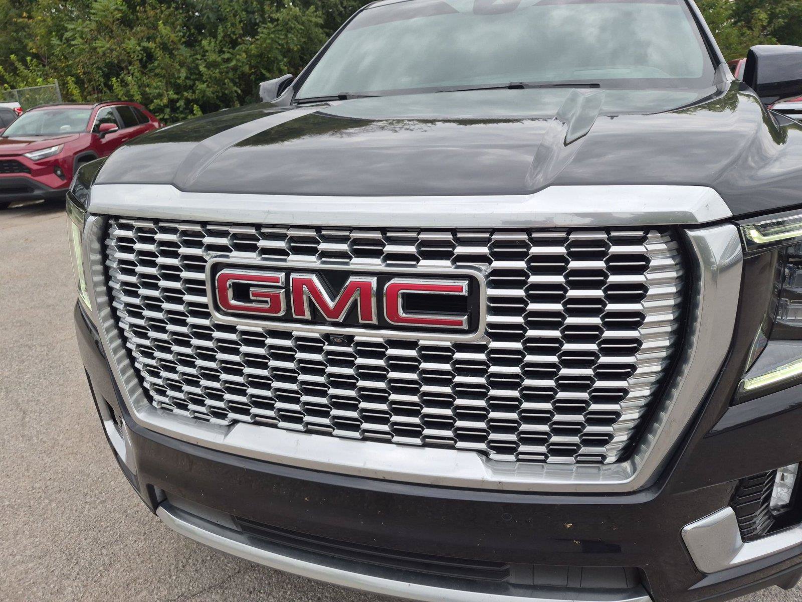 Used 2024 GMC Yukon Denali AWD/4WD image 13