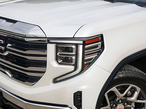Used 2024 GMC Sierra 1500 SLT RWD image 3