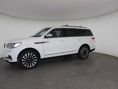 Used 2024 Lincoln Navigator Black Label image 4