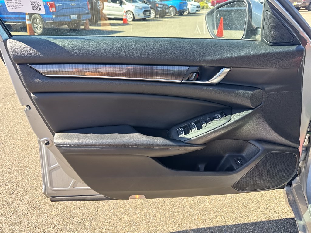 Used 2018 Honda Accord Sport image 15