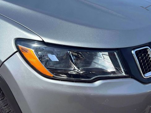Certified 2019 Jeep Compass Latitude AWD/4WD image 10