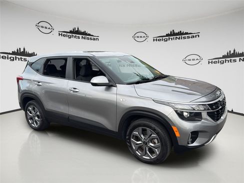 Used 2024 Kia Seltos LX AWD/4WD image 7