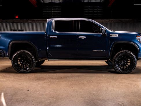 Used 2023 GMC Sierra 1500 Denali w/ Denali Reserve Package AWD/4WD image 4