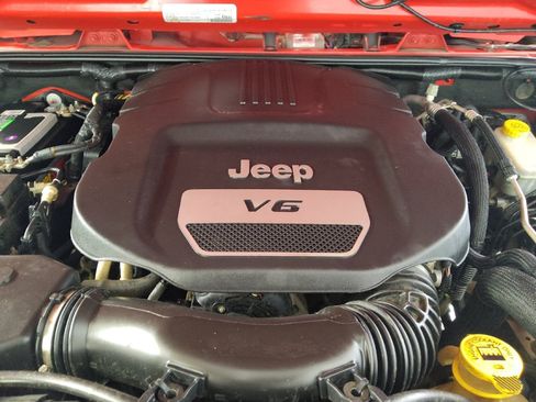 Used 2017 Jeep Wrangler Sport w/ Quick Order Package 24S AWD/4WD image 30
