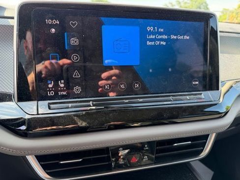 Used 2024 Volkswagen Atlas Peak Edition SE AWD/4WD image 18