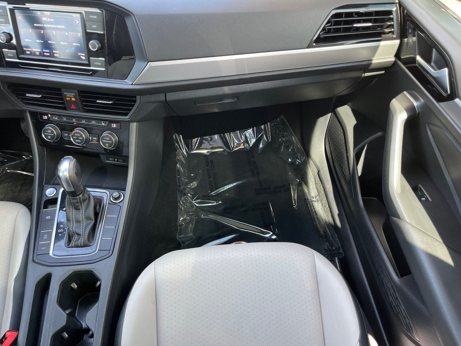 Used 2020 Volkswagen Jetta R-Line w/ R-Line Cold Weather Package FWD image 15