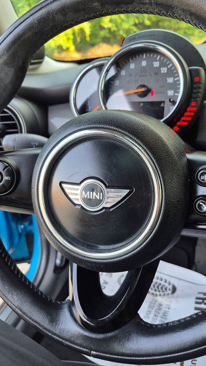 Used 2015 MINI Cooper 4-Door Hardtop FWD image 30