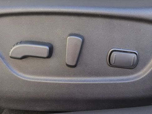 Certified 2021 Nissan Rogue Sport SV FWD image 16