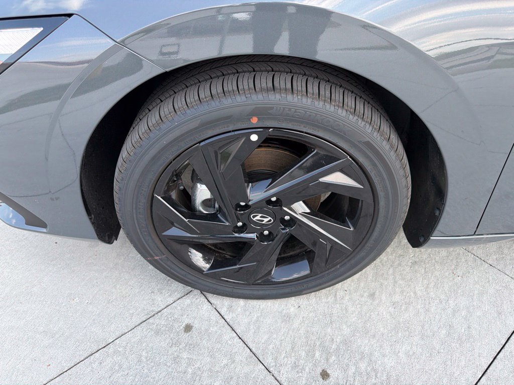 New 2026 Hyundai Elantra SEL FWD image 9