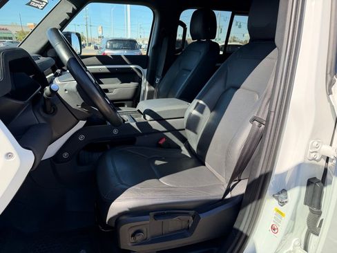 Used 2023 Land Rover Defender 110 S image 11