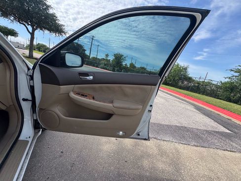 Used 2003 Honda Accord EX image 19