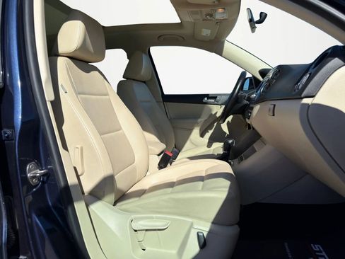 Used 2013 Volkswagen Tiguan SE image 21