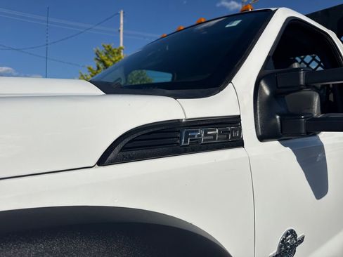 Used 2015 Ford F550 2WD Regular Cab Super Duty image 17