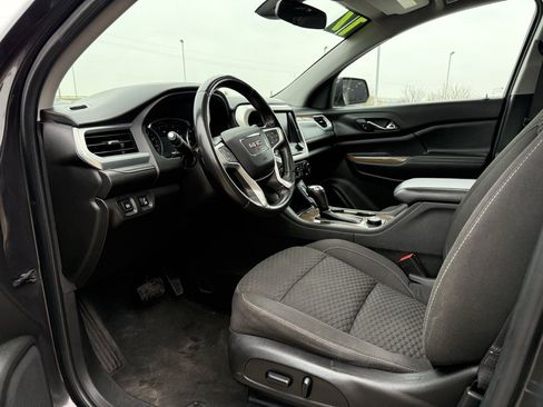 Used 2017 GMC Acadia SLE image 2