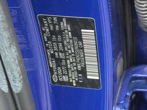 Used 2025 Hyundai Elantra Limited FWD image 26