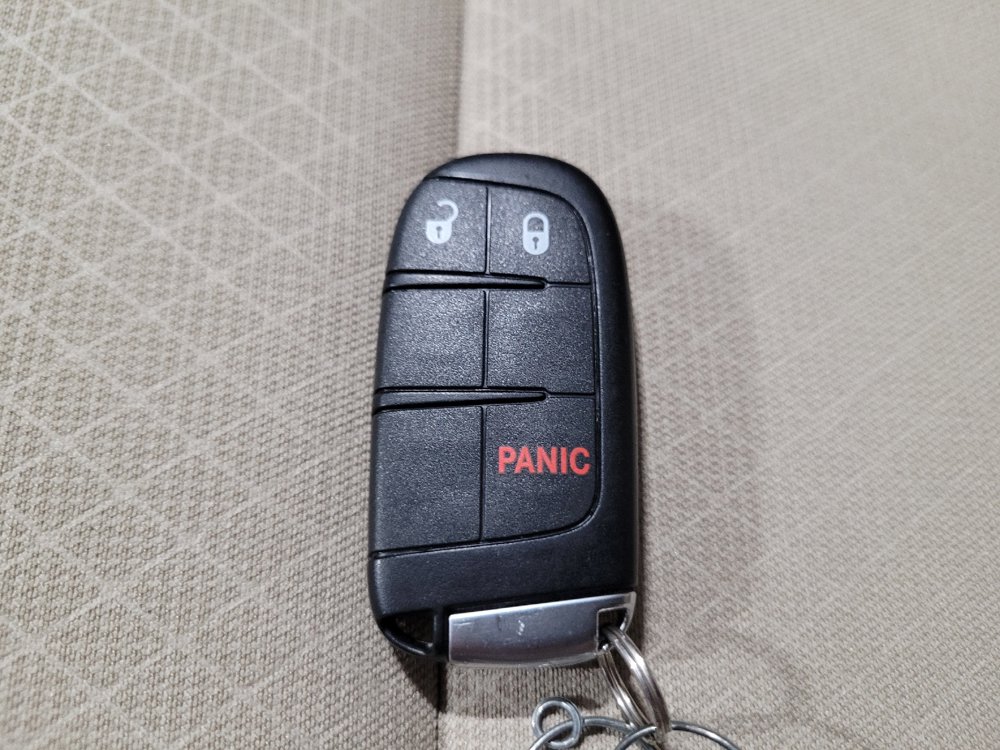 Used 2018 Jeep Grand Cherokee Laredo AWD/4WD image 32