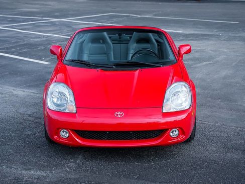 Used 2003 Toyota MR2 image 8