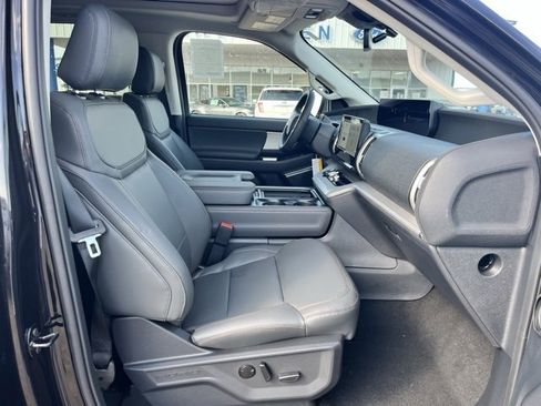 New 2025 Ford Expedition Active image 23