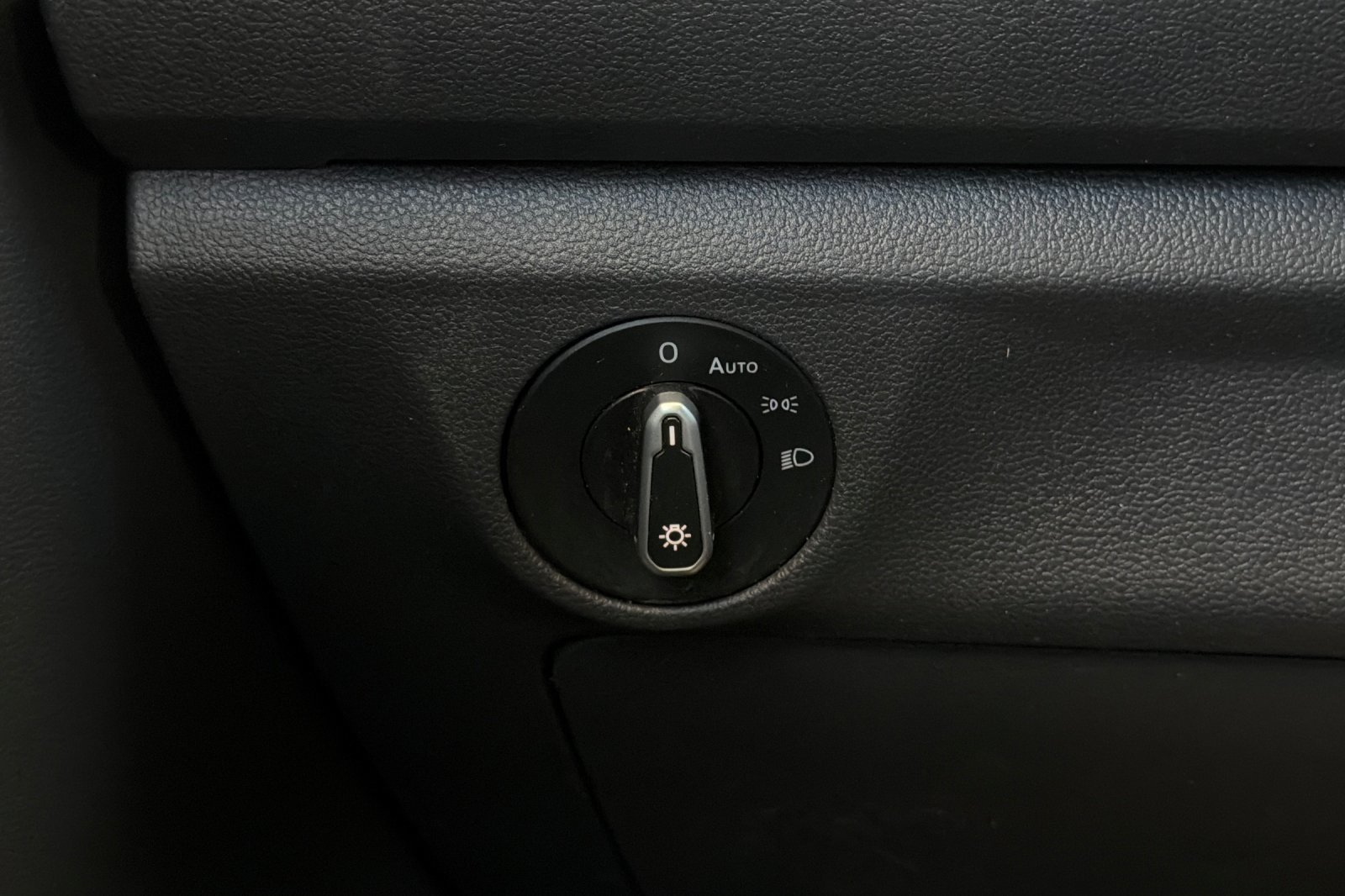 Used 2021 Volkswagen Jetta SE FWD image 28