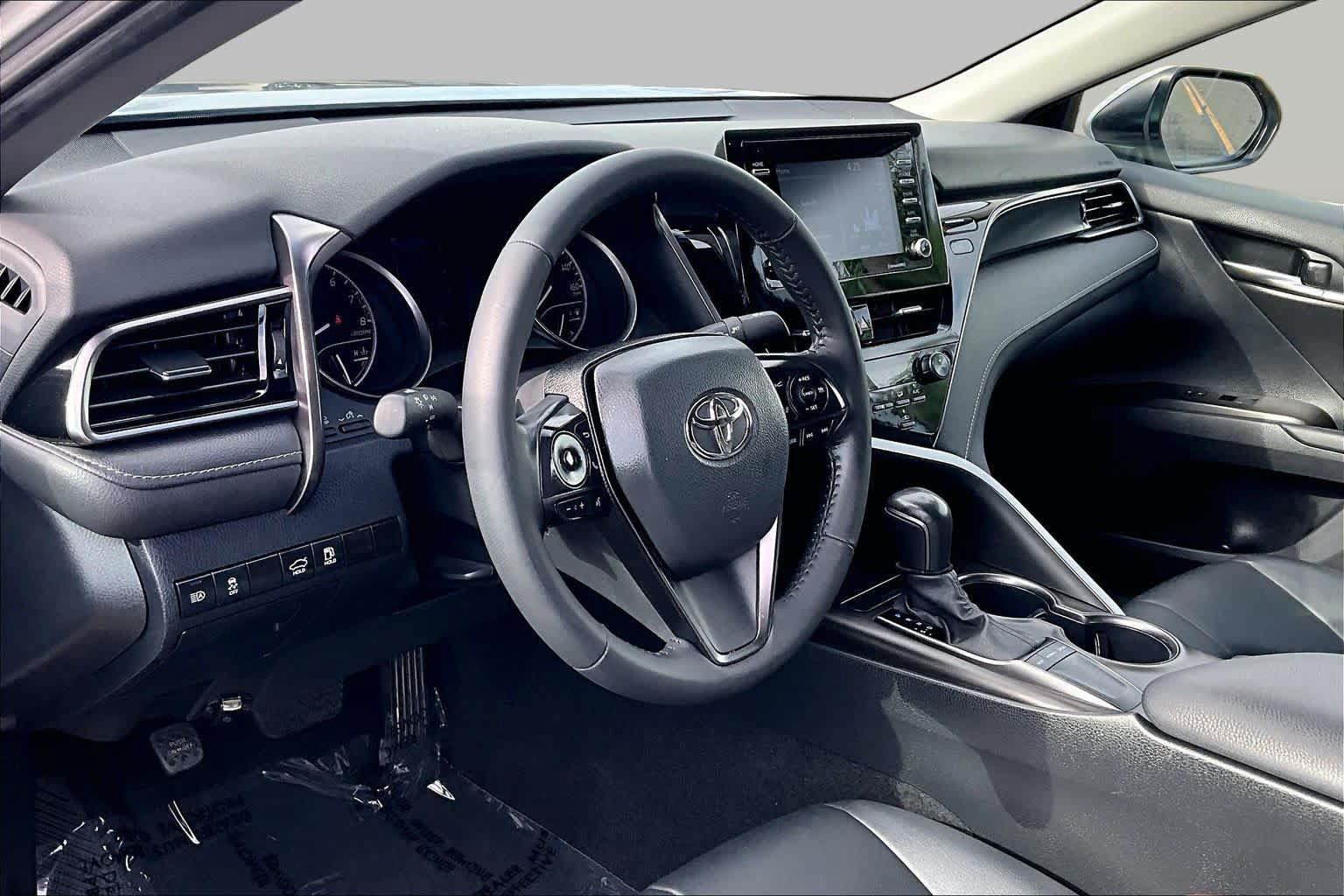 Used 2024 Toyota Camry SE w/ Convenience Package FWD image 17
