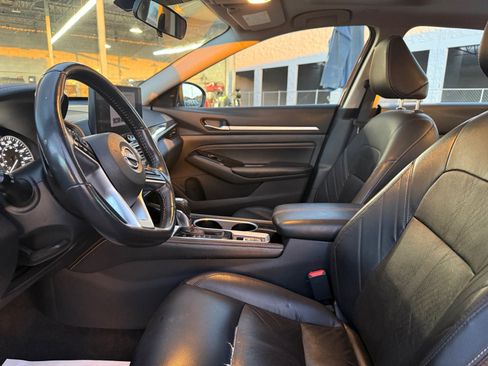 Used 2023 Nissan Altima 2.0 SR FWD image 13