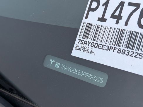 Used 2023 Tesla Model Y Long Range AWD/4WD image 6