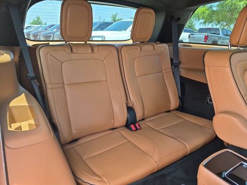 Used 2020 Lincoln Aviator Black Label w/ Dynamic Handling Package AWD/4WD image 38