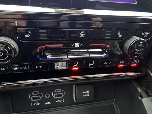 New 2025 Jeep Grand Cherokee Laredo image 13