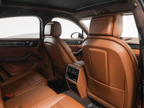 Certified 2023 Porsche Cayenne GTS image 37