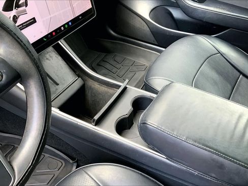 Used 2020 Tesla Model 3 Standard Range Plus image 16