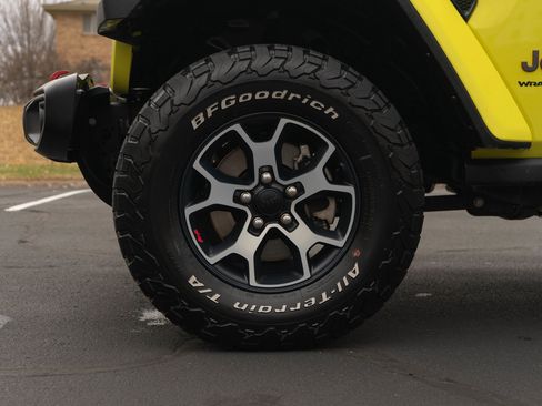 Used 2023 Jeep Wrangler Rubicon w/ LED Lighting Group image 9