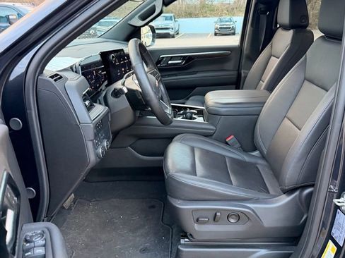 Used 2025 Chevrolet Tahoe LT w/ Comfort Package image 7