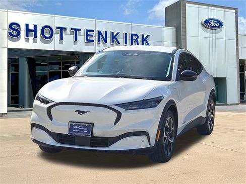 Certified 2025 Ford Mustang Mach-E Select image 3