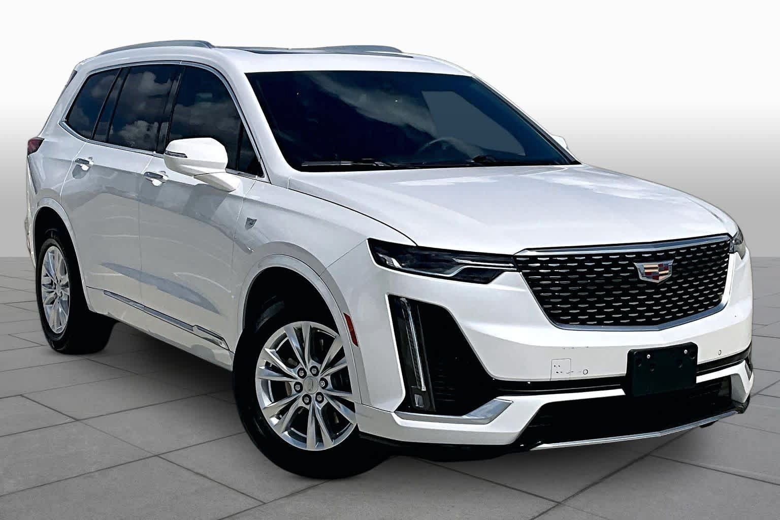 Used 2023 Cadillac XT6 Luxury FWD image 2