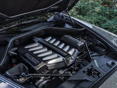 Used 2019 Rolls-Royce Dawn RWD image 29
