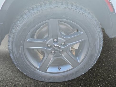 Used 2024 Land Rover Defender 130 X-Dynamic SE image 35