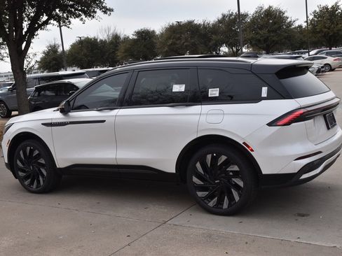 New 2026 Lincoln Nautilus Reserve w/ Jet Appearance Package image 10