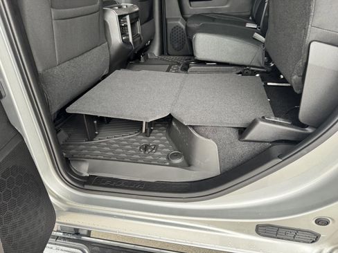 New 2026 RAM 2500 Big Horn AWD/4WD image 9